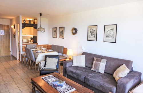 Montana Apartamento | Jeanne D'Arc Apt. H2-49 by Interhome