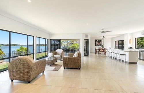 Yamba Casa | Jeffery River Retreat - Best Sunsets in Yamba