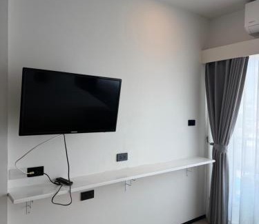 Patong Hotel | Jellyfish Residence