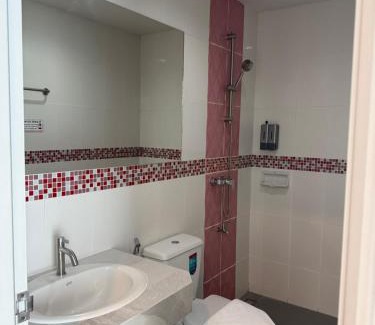Patong Hotel | Jellyfish Residence