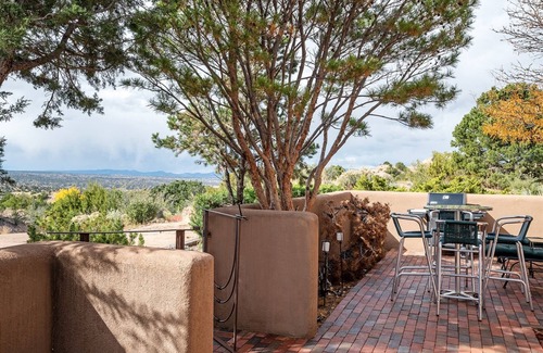 Nambe Pueblo Casa | Jemez - Fantastic Views, Community Pool