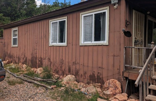 Gallina Cabina | Jemez Mountain Retreat