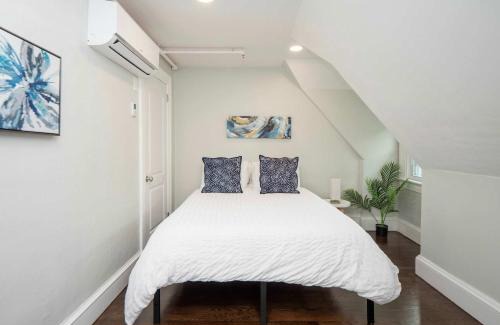 College Hill Apartamento | Jennifer's Loft Apartment Historic College Hill with Parking