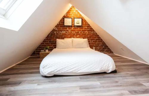 College Hill Apartamento | Jennifer's Loft Apartment Historic College Hill with Parking