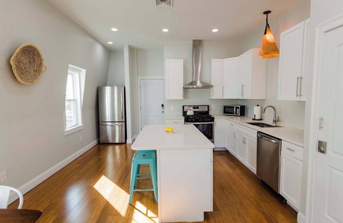 Federal Hill Apartamento | Jennifers Penthouse Panoramic City View Apartment with Deck