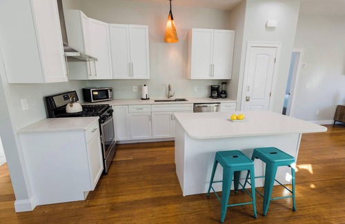 Federal Hill Apartamento | Jennifers Penthouse Panoramic City View Apartment with Deck