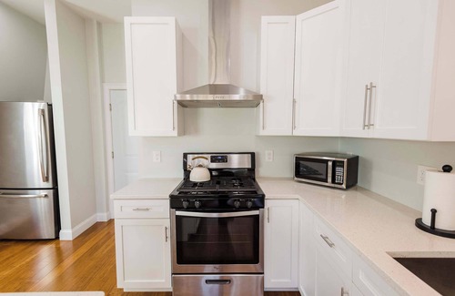 Federal Hill Apartamento | Jennifers Penthouse Panoramic City View Apartment with Deck