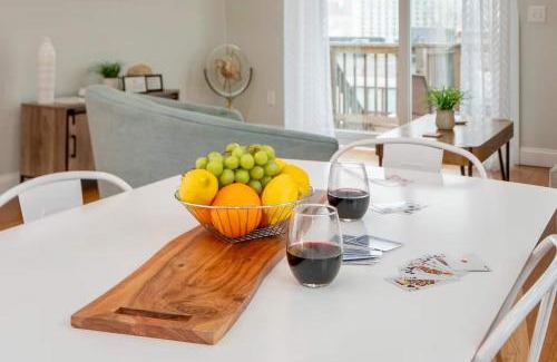 Federal Hill Apartamento | Jennifers Penthouse Panoramic City View Apartment with Deck