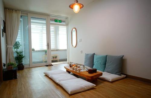 Jeonju Casa | Jeonju Hanok Maeul Gaekridangil Guest House
