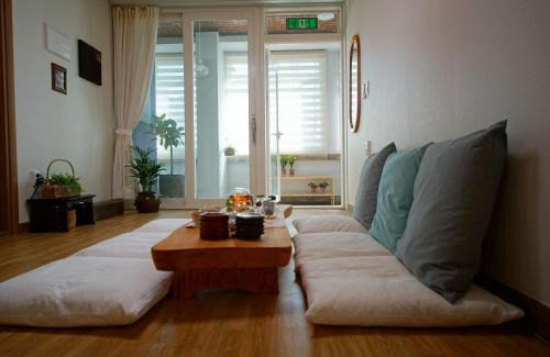 Jeonju Casa | Jeonju Hanok Maeul Gaekridangil Guest House