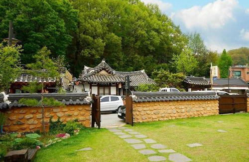 Jeonju Casa | Jeonju Jiudang Hanok Stay