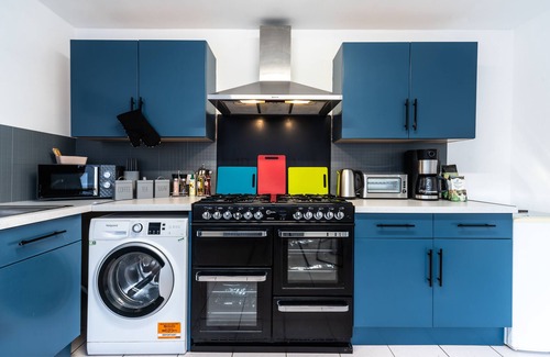 Hull Casa | Jesouth Homey 5 Bedrooms 9 Beds - Contractors - Leisure