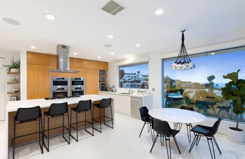 The Bird Streets Casa | Jetliner by Stay Awhile Villas