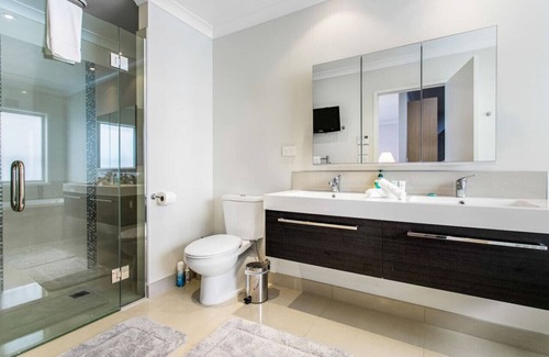 Orewa Apartamento | Jewel of Orewa with pool, spa and ocean views