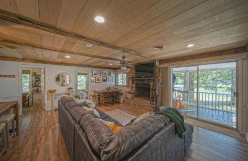 Huddleston Casa | Jewelbox Cottage