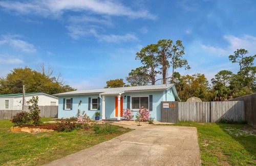 Port St. Joe Casa | AVAIL JUL 14-17! JEWELL COTTAGE IS ADORABLE & AFFORDABLE! CLOSE TO ST JOE BAY!