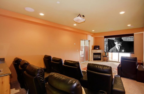Pioneer Trail Casa | Jicarilla - A solo minutos de la ciudad. Excelente ubicación y lujo a un excelente precio.