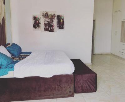 Ofin Casa | Jilles apartments -4bedroomduplex24hrlight&security