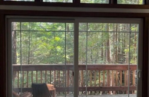 Little River Cabina | Jimmy’s Hike In cabin A tranquil retreat, family, and romantic getaway