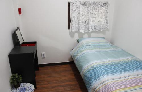 Yongsan-gu Casa | Jiwoljang Guesthouse