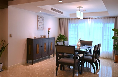 Nana Apartamento | JJ SUITES · Nueva y amplia renovación 3BR / 6Pax Central BKK Nana BTS