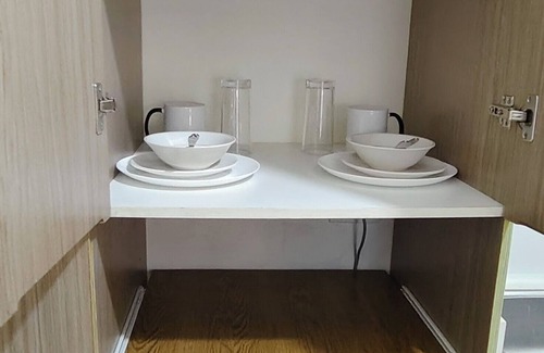 Highway Hills Condominio | JJMC HOMESTAY AT URBAN DECA TOWER EDSA COZY PLACE.NEAR MALLS AND MRT STATION.