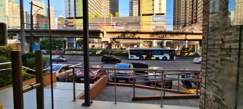 Wack-Wack Greenhills Apartamento | JJMC HOMESTAY URBAN DECA EDSa