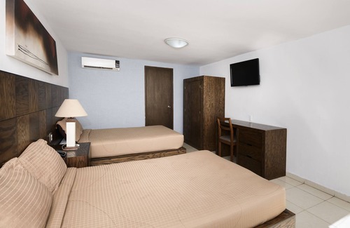 Celaya Hotel | OYO JM Ejecutivo Celaya,Centro Histórico
