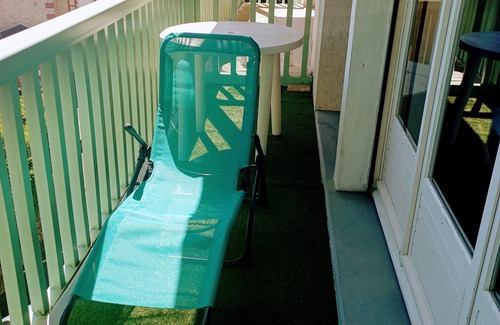 Bagnoles-de-l'Orne Apartamento | ♥ Very bright studio with balcony near the thermal baths and at the foot of the shops