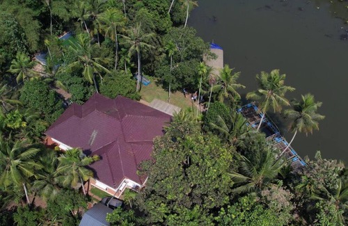 Vaikom Casa | Joan's Homestay Near Kumarakom