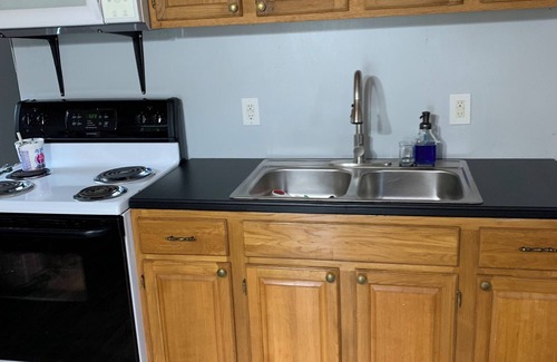 Tracy City Cabina | Joe's Place a cozy cabin with WiFi and AC in charming Tracy City.