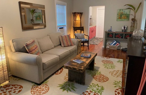 Lake Worth Cabaña | Joel's place: cozy 2 bedroom cottage with heated pool