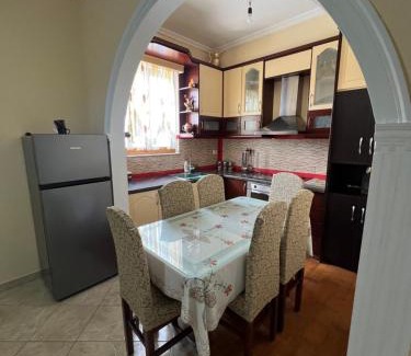 Qafe e Gjashtes Apartamento | Joen Apartment 3