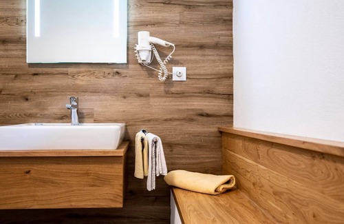 Monichwald Casa | Jogllandzimmer Plus - Gastwirtschaft Hold