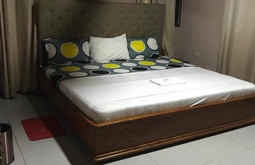 Madina Cama Y Desayuno | Joh Ann Western Guest