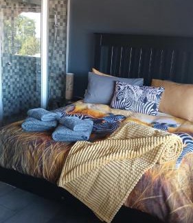 Windhoek Central Apartamento | John-Lou's Studio Flat
