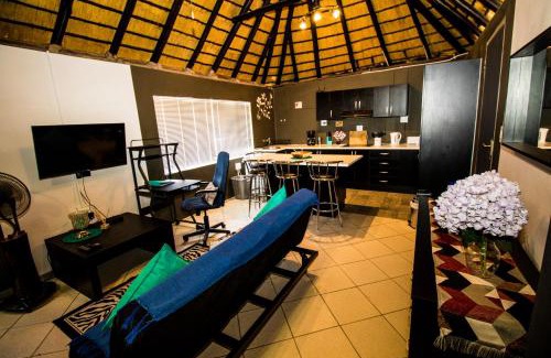 Windhoek Central Apartamento | John-Lou's Studio Flat