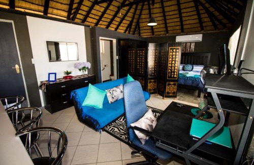 Windhoek Central Apartamento | John-Lou's Studio Flat