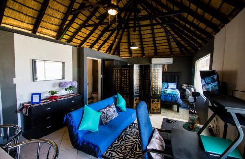 Windhoek Central Apartamento | John-Lou's Studio Flat