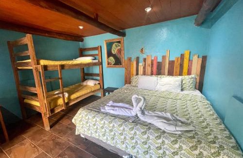 Monterrico Hotel | Johnnys Place Hotel