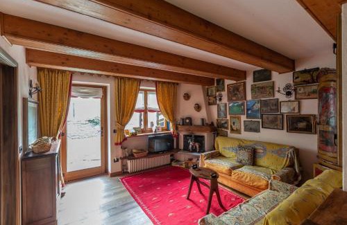 Dolonne Apartamento | JOIVY Big Flat for 6 with Backyard and Parking in Courmayeur