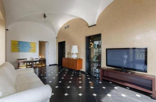 Genoa Historical Centre Apartamento | JOIVY Exclusive Flat for 6 near Cathedral of Genoa