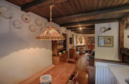 Dolonne Apartamento | JOIVY Idyllic Flat for 7 with Free Parking Close to Ski Lift