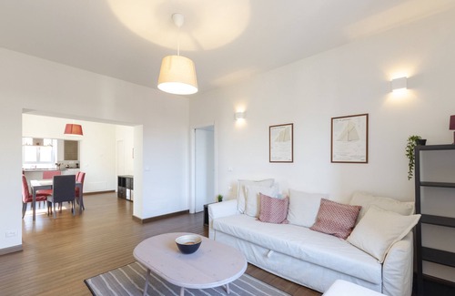 Carignano Apartamento | JOIVY Spacious Family Apt For 4, In Carignano, Genoa