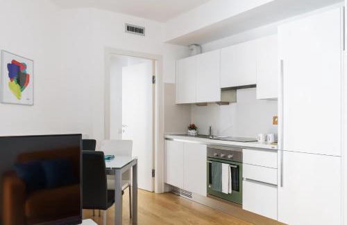 Centro Direzionale Apartamento | JOIVY Sunny 1-bed flat with balcony