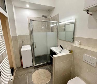 Saint-Laurent-sur-Saone Apartamento | Joli Appartement T2 Saint Laurent Sur Saone