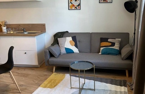 Hennebont Apartamento | Joli Appartement T2, Plein Centre Ville D'hennebont , Parking Gratuit