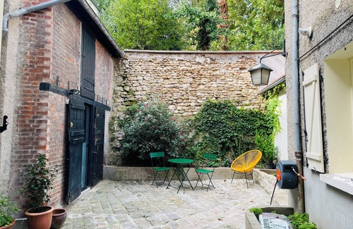 Marly-le-Roi Apartamento | Joli Studio at the Marly-le-Roi Historical Center