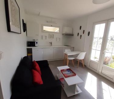 Sainte-Suzanne Apartamento | Joli studio rez de jardin, piscine, jacuzzi