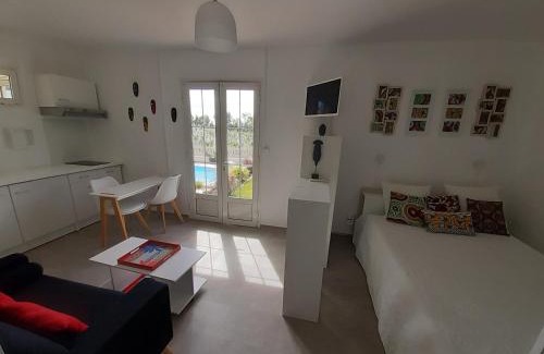 Sainte-Suzanne Apartamento | Joli studio rez de jardin, piscine, jacuzzi